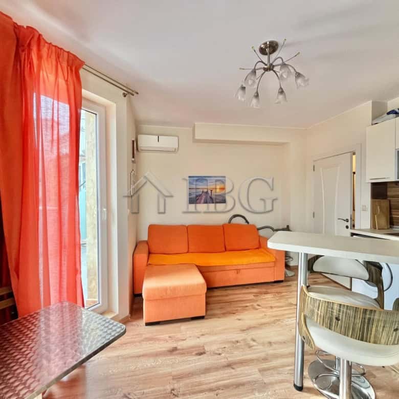 Bright 2-Bedroom Apartment with Sea View and Large Terrace.