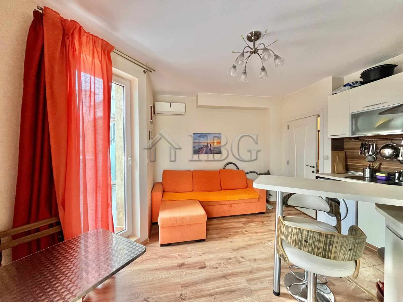 Bright 2-Bedroom Apartment with Sea View and Large Terrace.