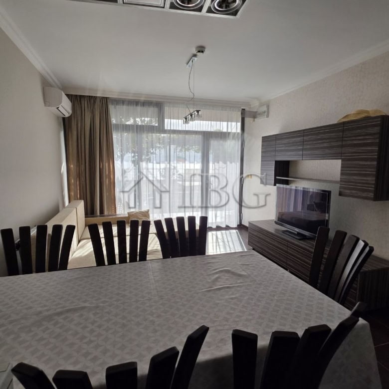 Bright 1-bedroom apartment overlooking the sea in Sveti Vlas, Bulgaria. Perfect for relaxing holiday.
