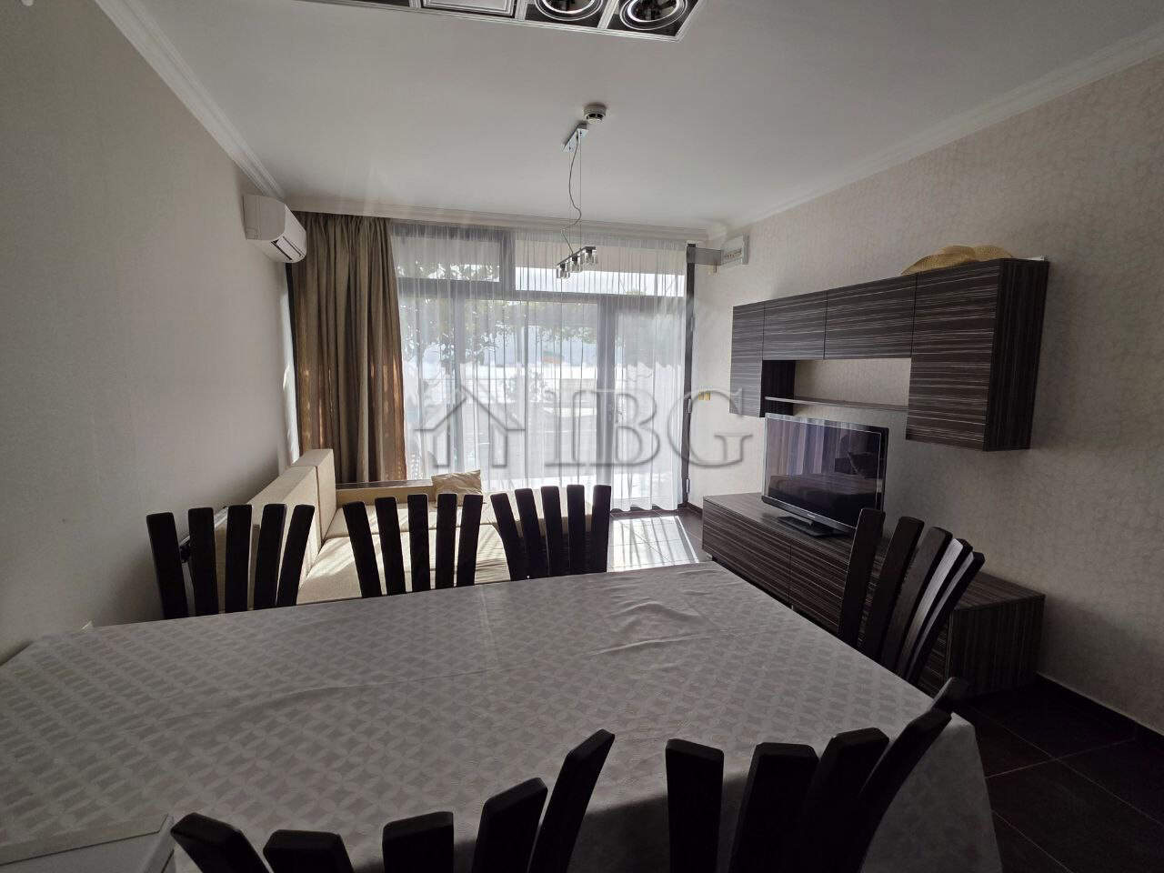 Bright 1-bedroom apartment overlooking the sea in Sveti Vlas, Bulgaria. Perfect for relaxing holiday.