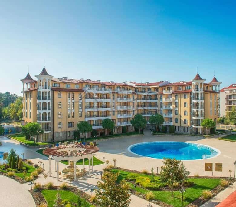 Apartment with one bedroom overlooking the pool at Royal Sun, Sunny Beach.