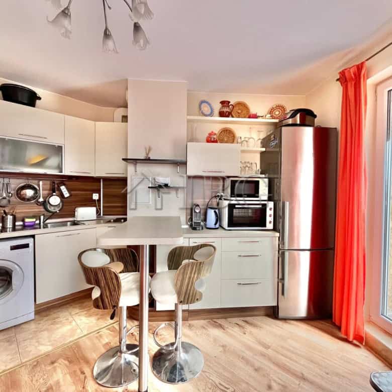 Apartment with 2 bedrooms, large terrace, and sea view in Ravda.