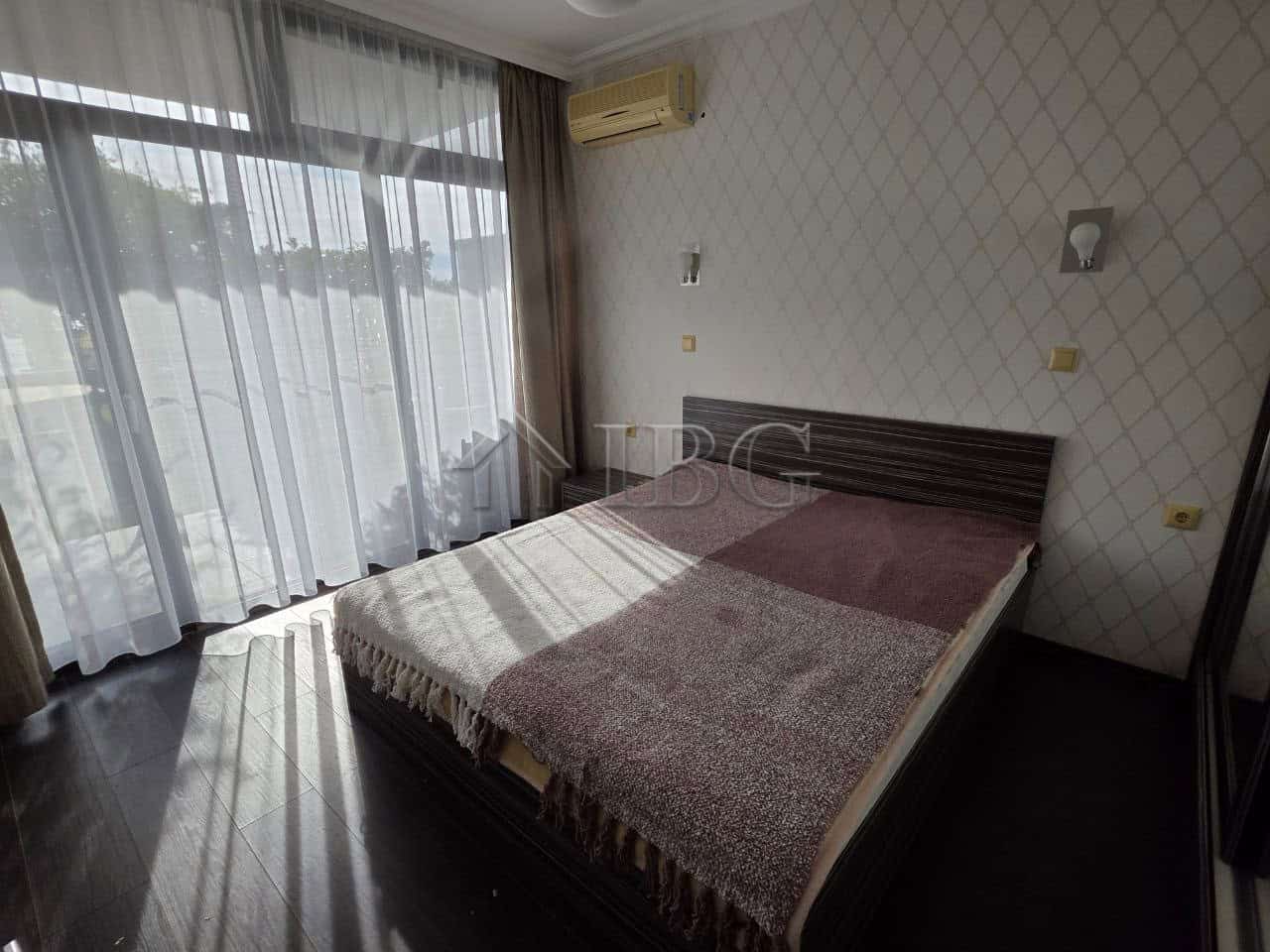 Bright 1-bedroom apartment with sea view in Sveti Vlas, Bulgaria. Perfect for relaxing holidays or i.