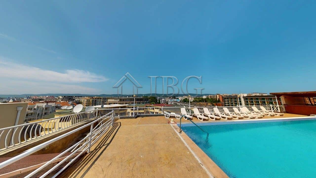 Bright 2-bedroom apartment with pool view in Barco Del Sol, Sunny Beach. Perfect for investment or h.