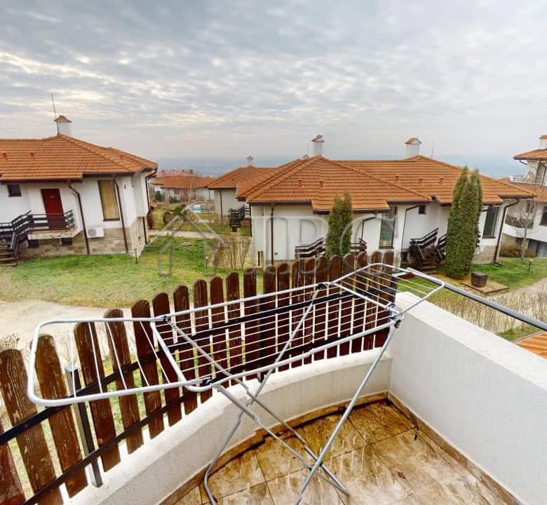 Spacious 2-bedroom apartment with sea views in Bay View Villas, Kosharitsa. Perfect for comfortable.