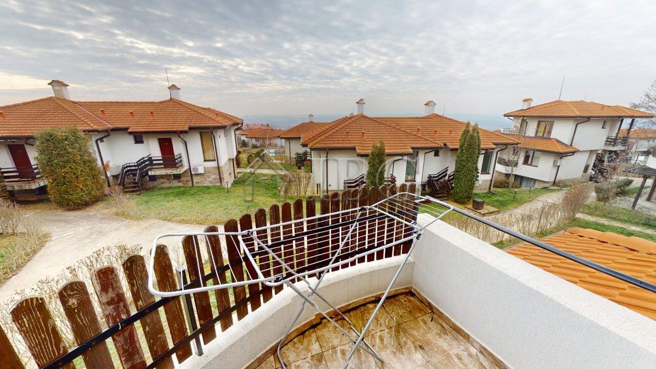 Spacious 2-bedroom apartment with sea views in Bay View Villas, Kosharitsa. Perfect for comfortable.