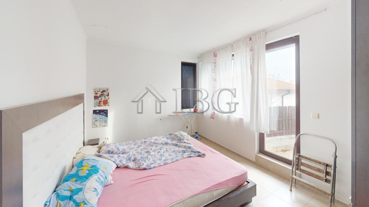 Spacious 2-bedroom apartment with modern interiors in Bay View Villas, Kosharitsa. Perfect for comfo.