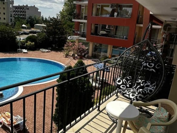 Apartment with pool view and balcony in Sunset Beach 3, Sunny Beach.