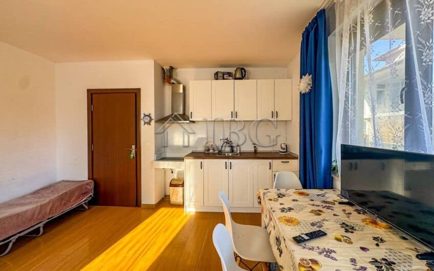 Studio apartment with private courtyard access in Sarafovo, Burgas.