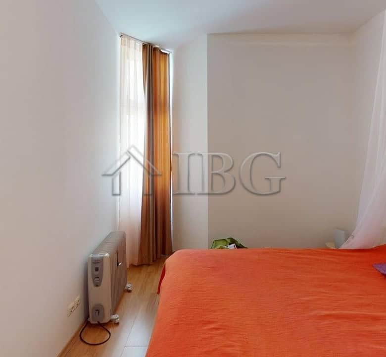 Bright 2-bedroom apartment in Barco Del Sol complex, Sunny Beach, with spacious interiors and natura.