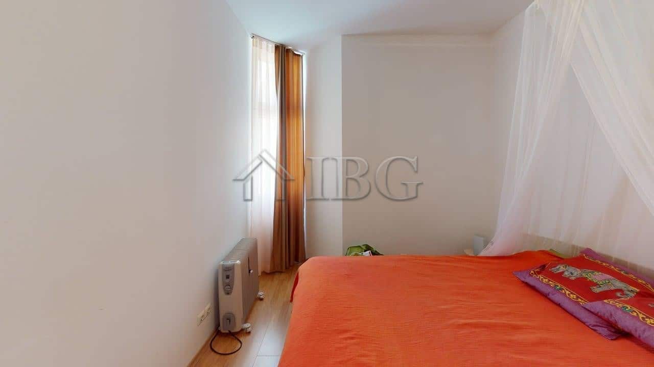Bright 2-bedroom apartment in Barco Del Sol complex, Sunny Beach, with spacious interiors and natura.