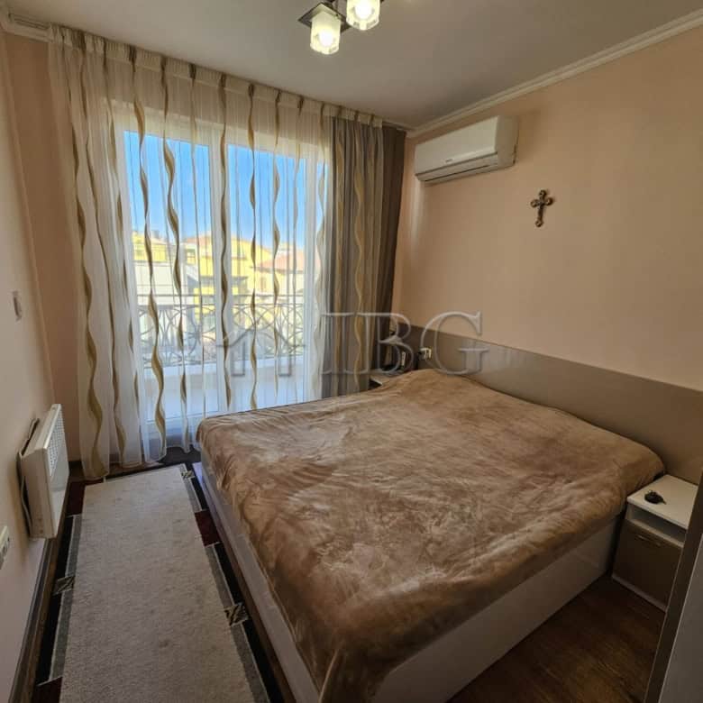 Bright 2-bedroom apartment with partial sea view in Villa Katerina, Ravda. Perfect for comfortable l.