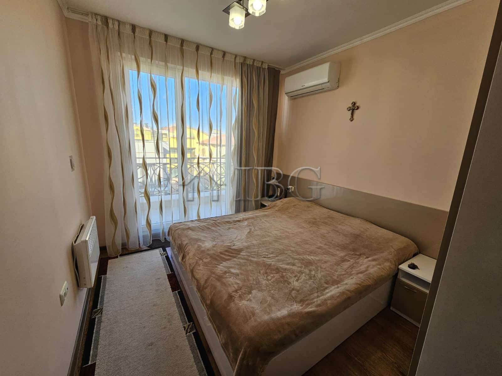 Bright 2-bedroom apartment with partial sea view in Villa Katerina, Ravda. Perfect for comfortable l.