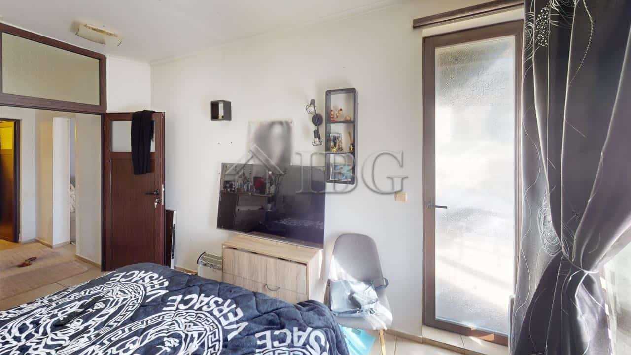 Spacious 2-bedroom apartment in Bay View Villas, Kosharitsa, offering modern living with scenic view.
