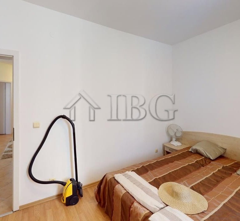 Spacious 2-bedroom apartment in Barco Del Sol complex, Sunny Beach, ideal for comfortable living or.