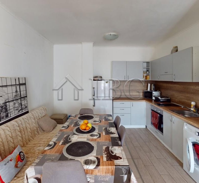 Spacious 2-bedroom apartment in Bay View Villas, Kosharitsa, with modern amenities and scenic surrou.