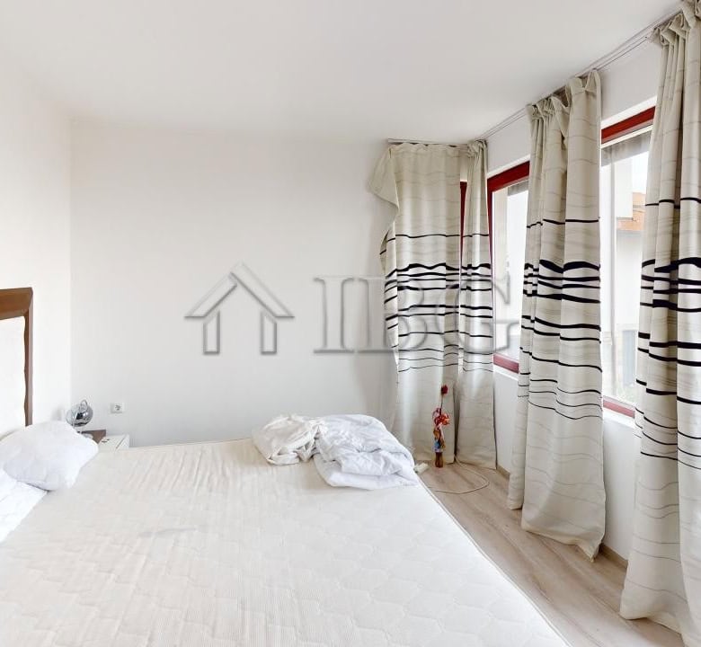 Bright 2-bedroom apartment with large windows and balcony in Bay View Villas, Kosharitsa.