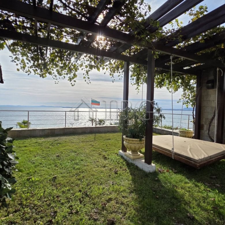 Cozy 1-bedroom apartment with sea views in Sveti Vlas, Bulgaria, perfect for relaxing holidays.