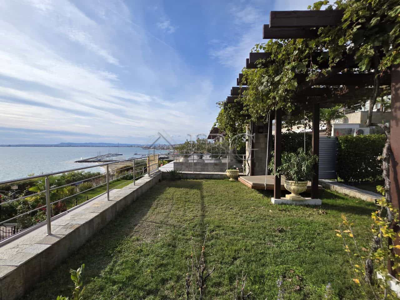 Modern 1-bedroom apartment with sea view in Sveti Vlas, Bulgaria, featuring a spacious terrace and l.