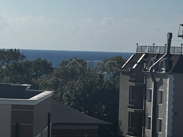 Sea view apartment with balcony overlooking the coast in Ravda.