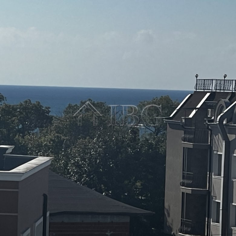 Sea view apartment with balcony overlooking the coast in Ravda.