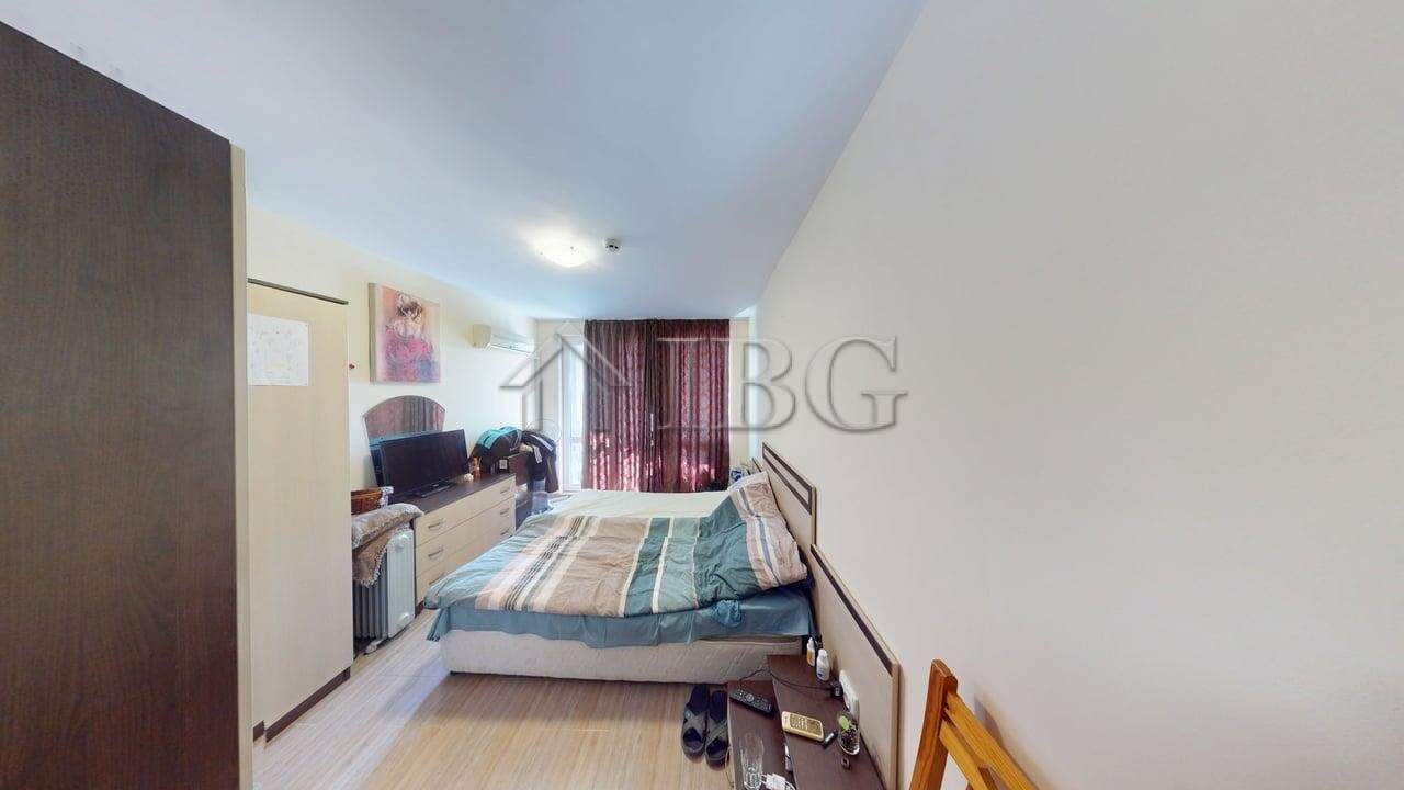 Bright one-bedroom apartment overlooking the pool at Rio Apartments, Kosharitsa. Perfect for relaxin.