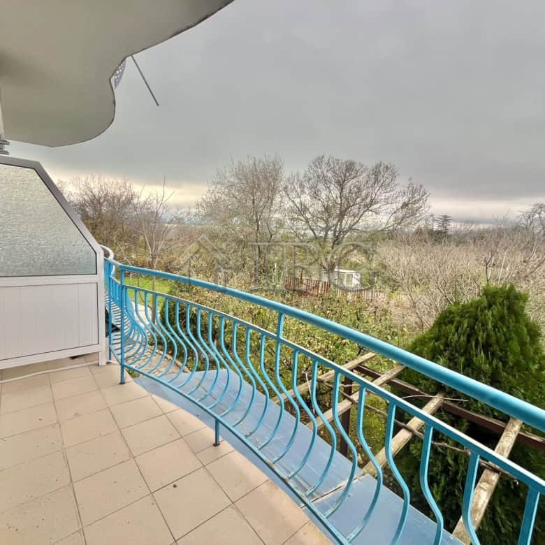 Balcony overlooking the sea and lush greenery in Sveti Nikola, Sveti Vlas. Perfect for relaxing and.