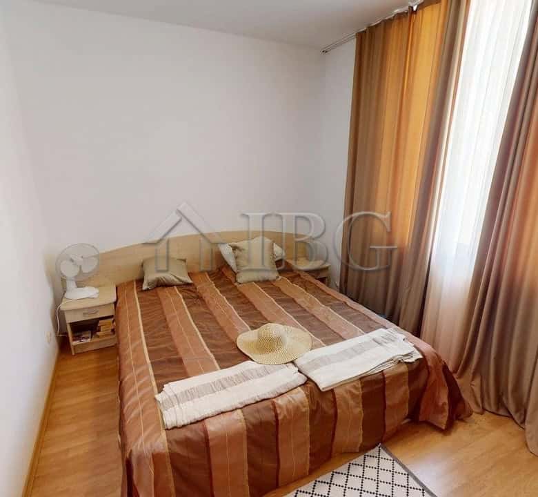 Bright 2-bedroom apartment in Barco Del Sol complex, Sunny Beach, with spacious living area and larg.