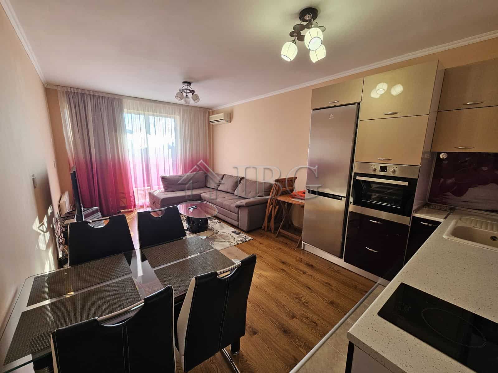 Spacious 2-bedroom apartment with partial sea view in Villa Katerina, Ravda.