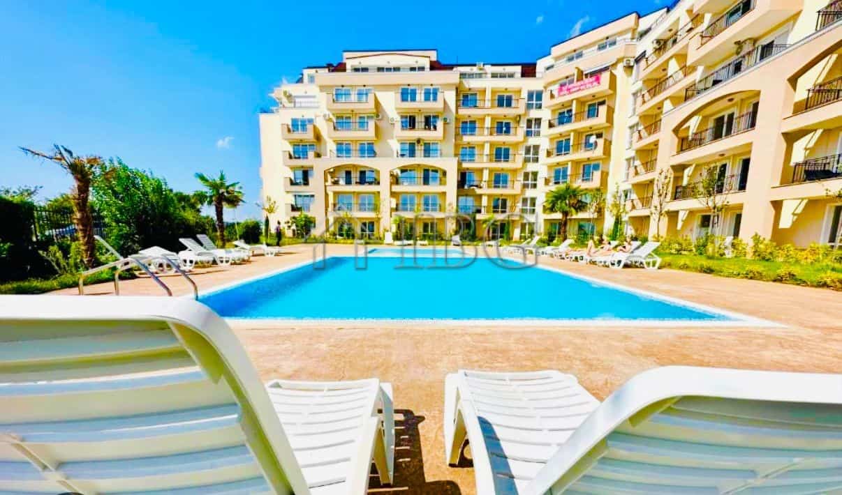 Apartment with pool and partial sea view in Sveti Vlas, Ipanema Beach area.