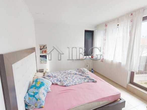 Bright 2-bedroom apartment in Bay View Villas, Kosharitsa with large windows and scenic views.