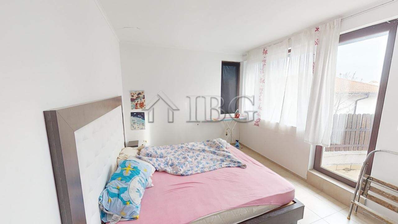 Bright 2-bedroom apartment in Bay View Villas, Kosharitsa with large windows and scenic views.