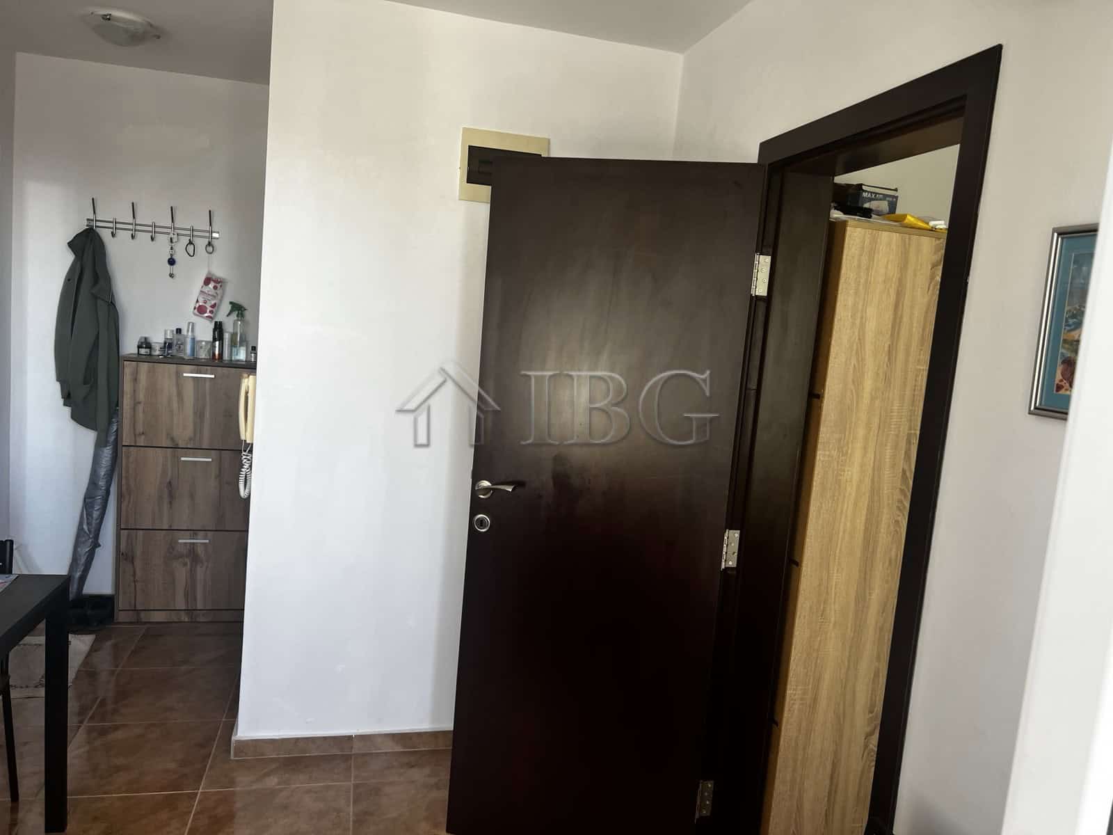 Bright 1-bedroom apartment with sea views in Ravda residential building.