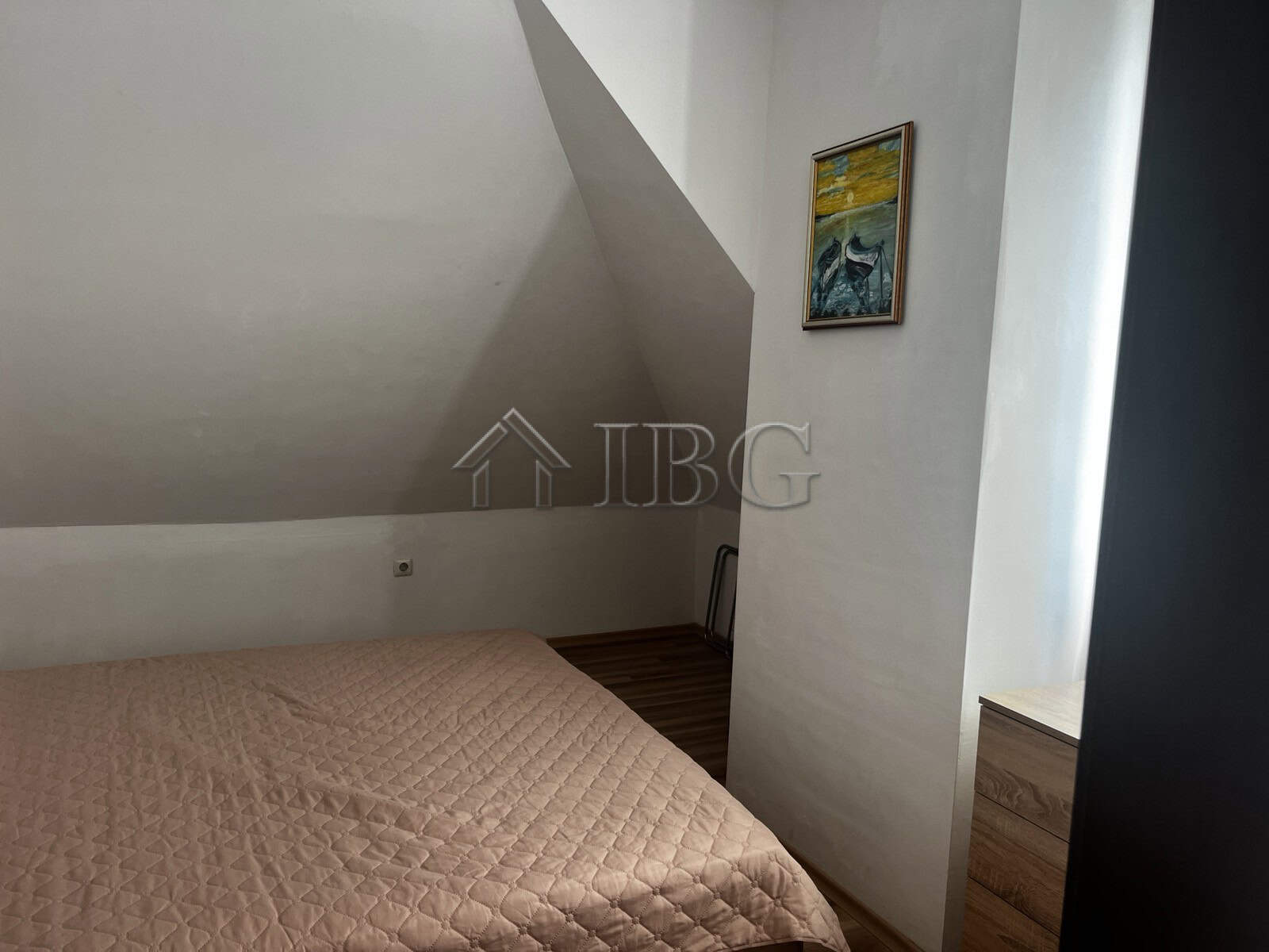 Bright 1-bedroom apartment offering stunning sea views in a residential building in Ravda. Perfect f.