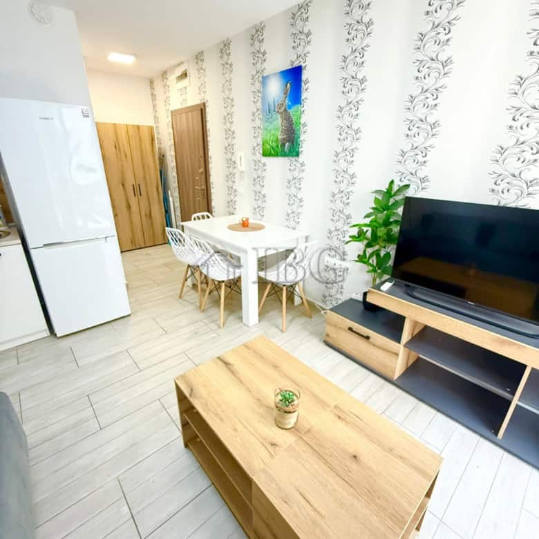 Bright studio apartment with partial sea view in Ipanema Beach, Sveti Vlas. Modern furnishings and s.