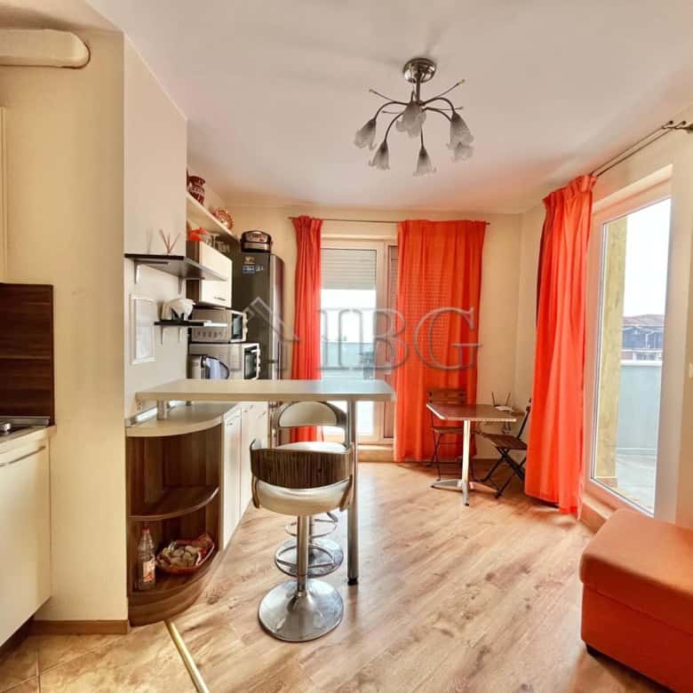 Bright 2-bedroom apartment with spacious terrace and stunning sea views in Ravda. Perfect for comfor.
