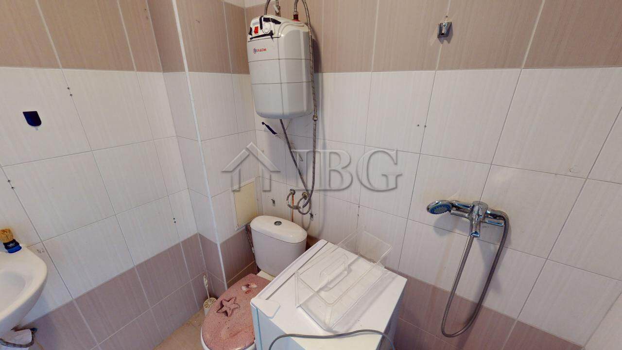 Bright 2-bedroom apartment in Bay View Villas, Kosharitsa, Bulgaria, with modern amenities and sceni.