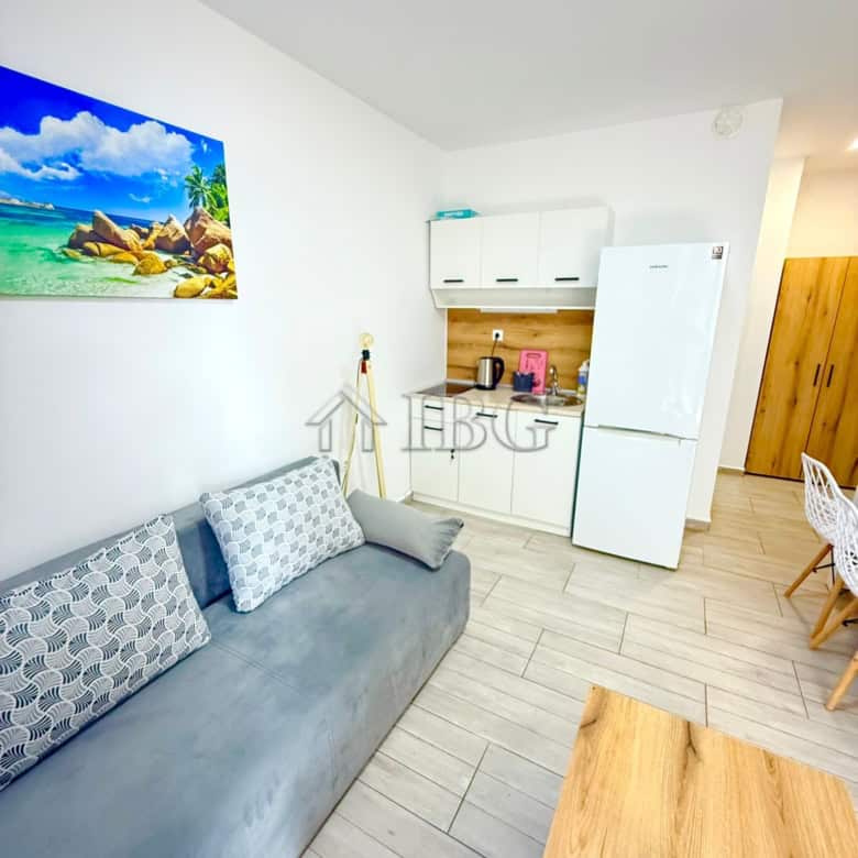 Bright studio apartment with partial sea views in Ipanema Beach, Sveti Vlas. Modern interior, compac.