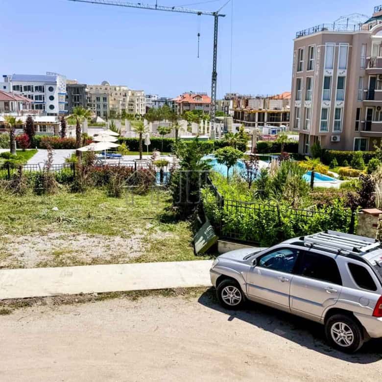 Bright one-bedroom apartment in Ravda with south-facing balcony and scenic surroundings.