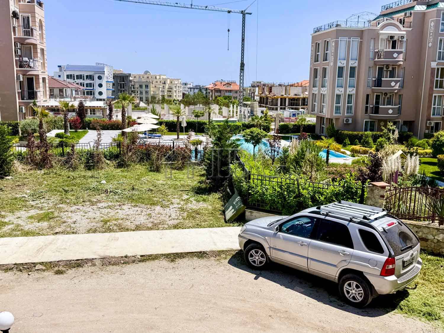 Bright one-bedroom apartment in Ravda with south-facing balcony and scenic surroundings.