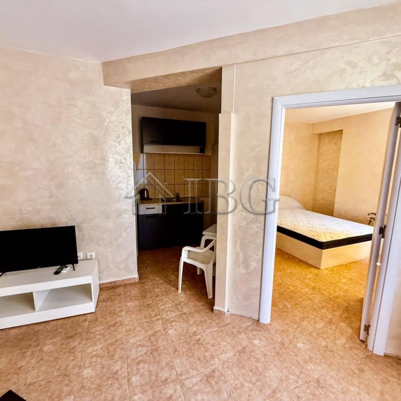 South-facing one-bedroom apartment with bright living space and modern amenities. Perfect for summer.
