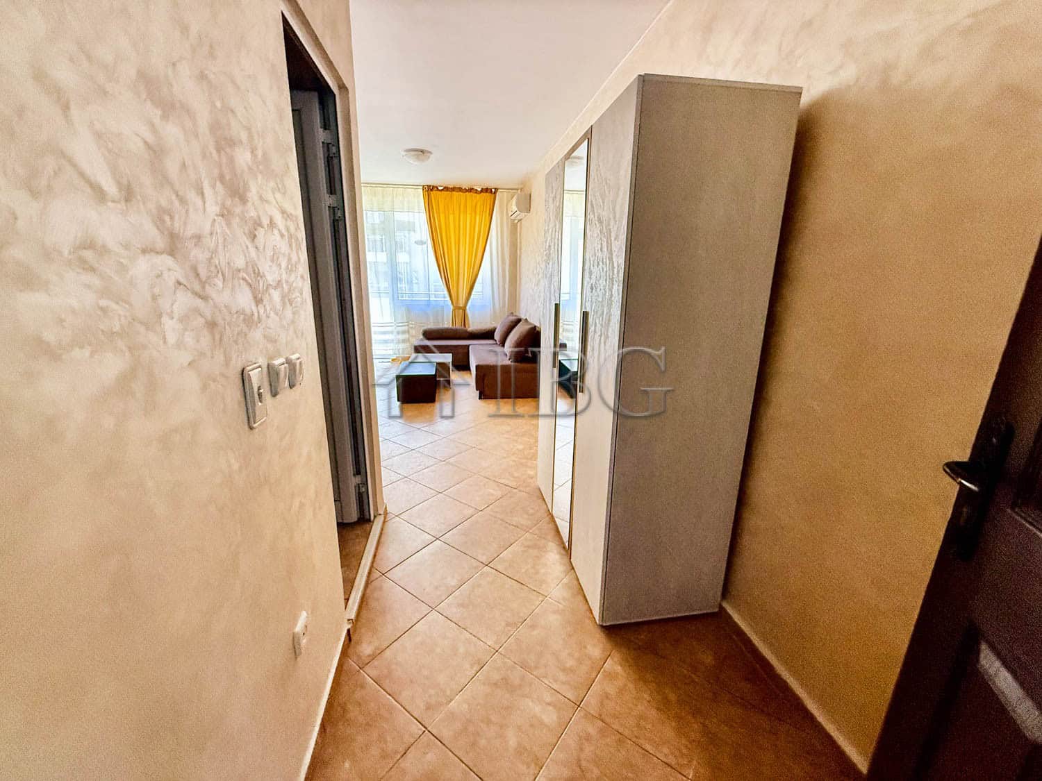 Bright south-facing one-bedroom apartment in Ravda with modern furnishings.