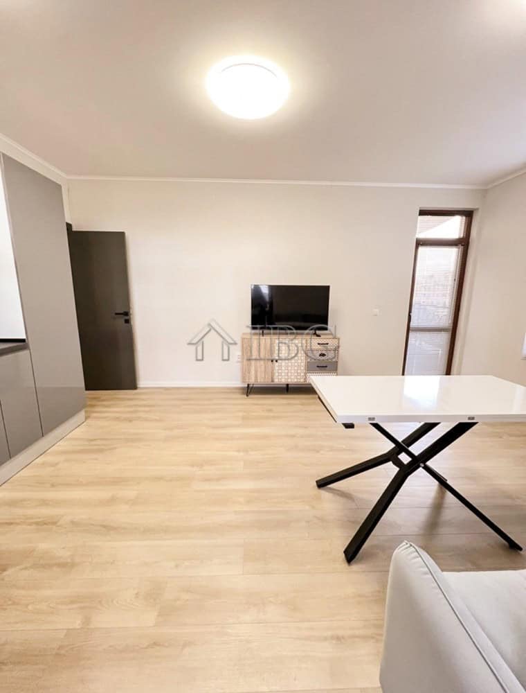 Apartment with modern furnishings and a spacious living area in Lighthouse Golf & Spa Resort.