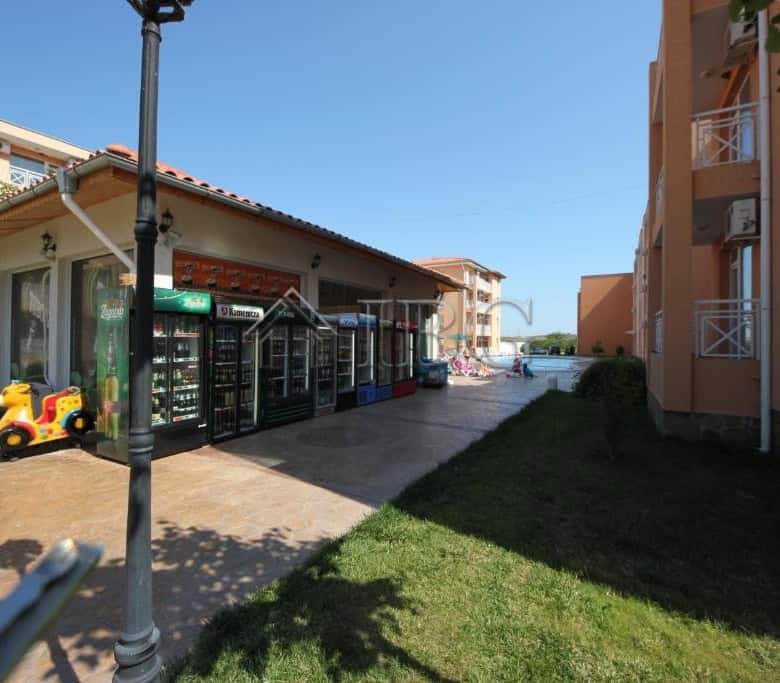 Bright 2-bedroom apartment with park and tennis court views at Sunny Day 6, Sunny Beach.