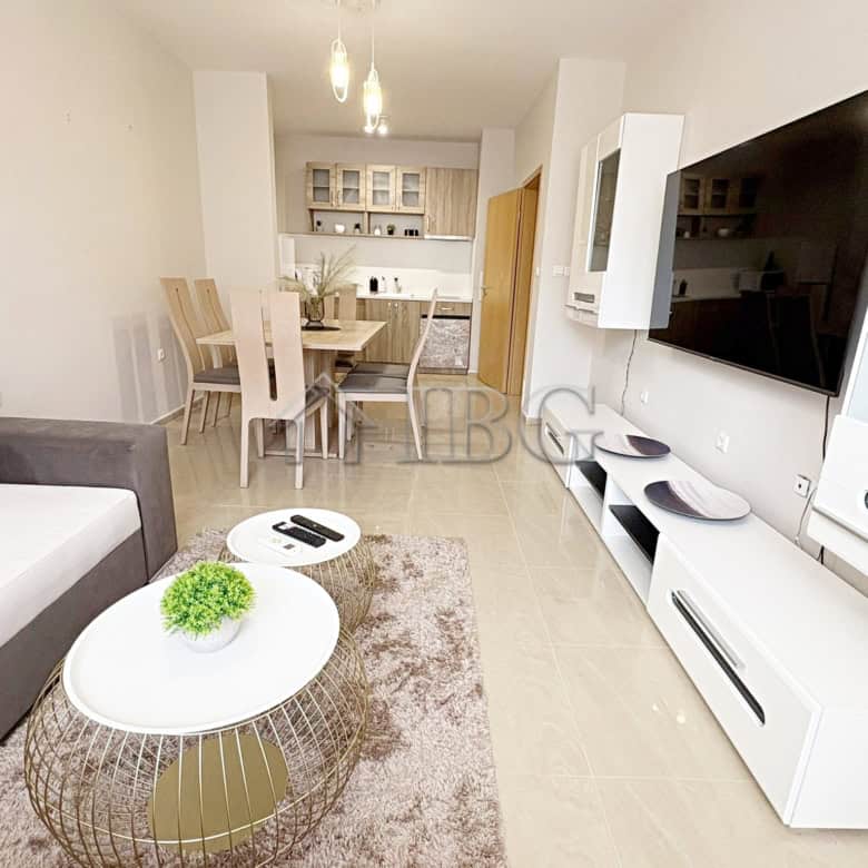 Bright and spacious one-bedroom apartment with pool view in Sunflower complex, Sunny Beach.