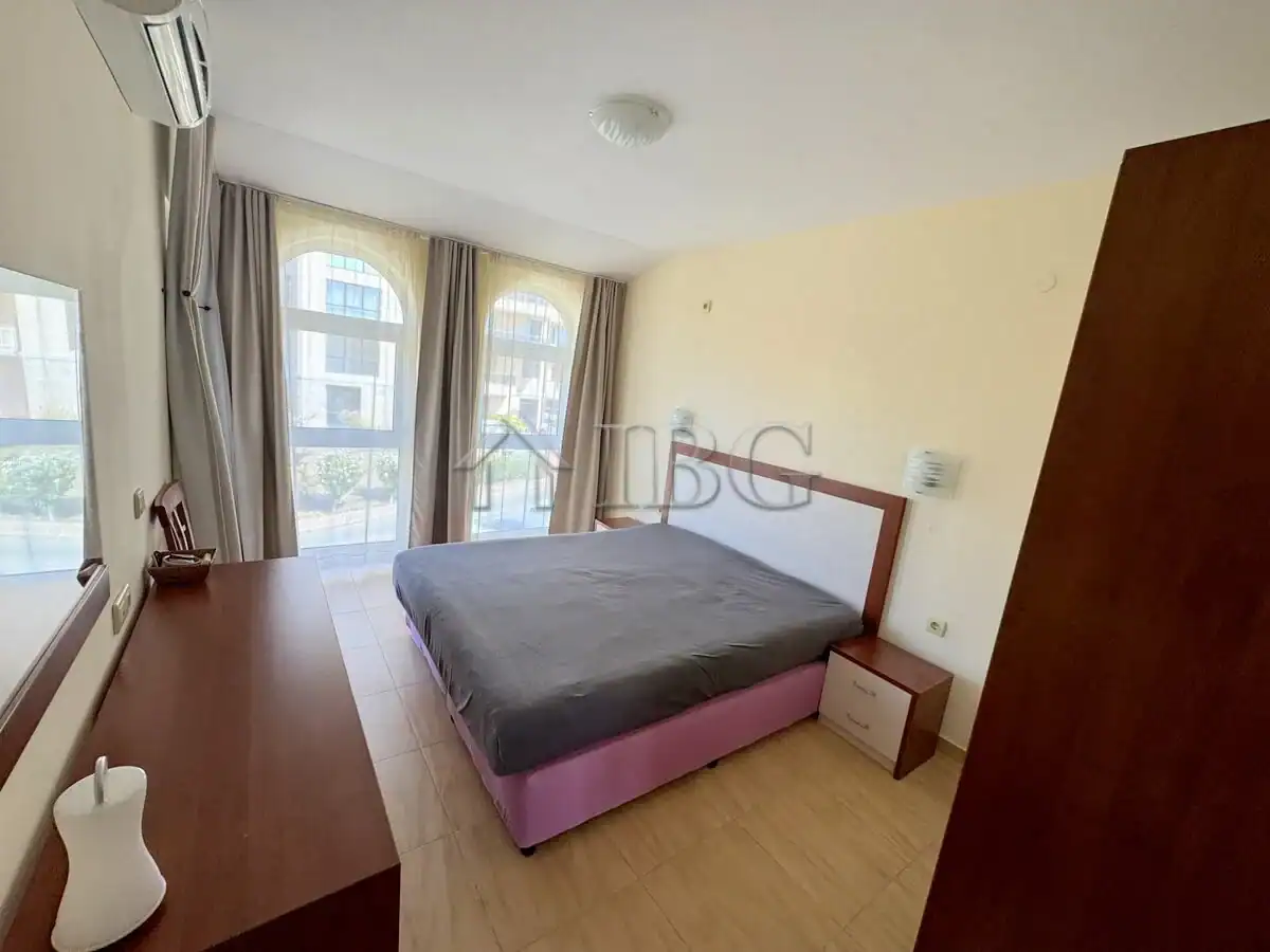 Bright 2-bedroom apartment with sea views in Sveti Vlas, perfect for holiday or investment. Spacious.