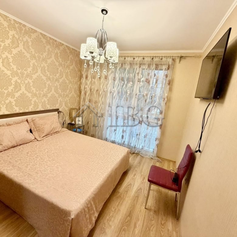 Bright one-bedroom apartment with own park space in Venera Palace, Sunny Beach. Perfect for comforta.