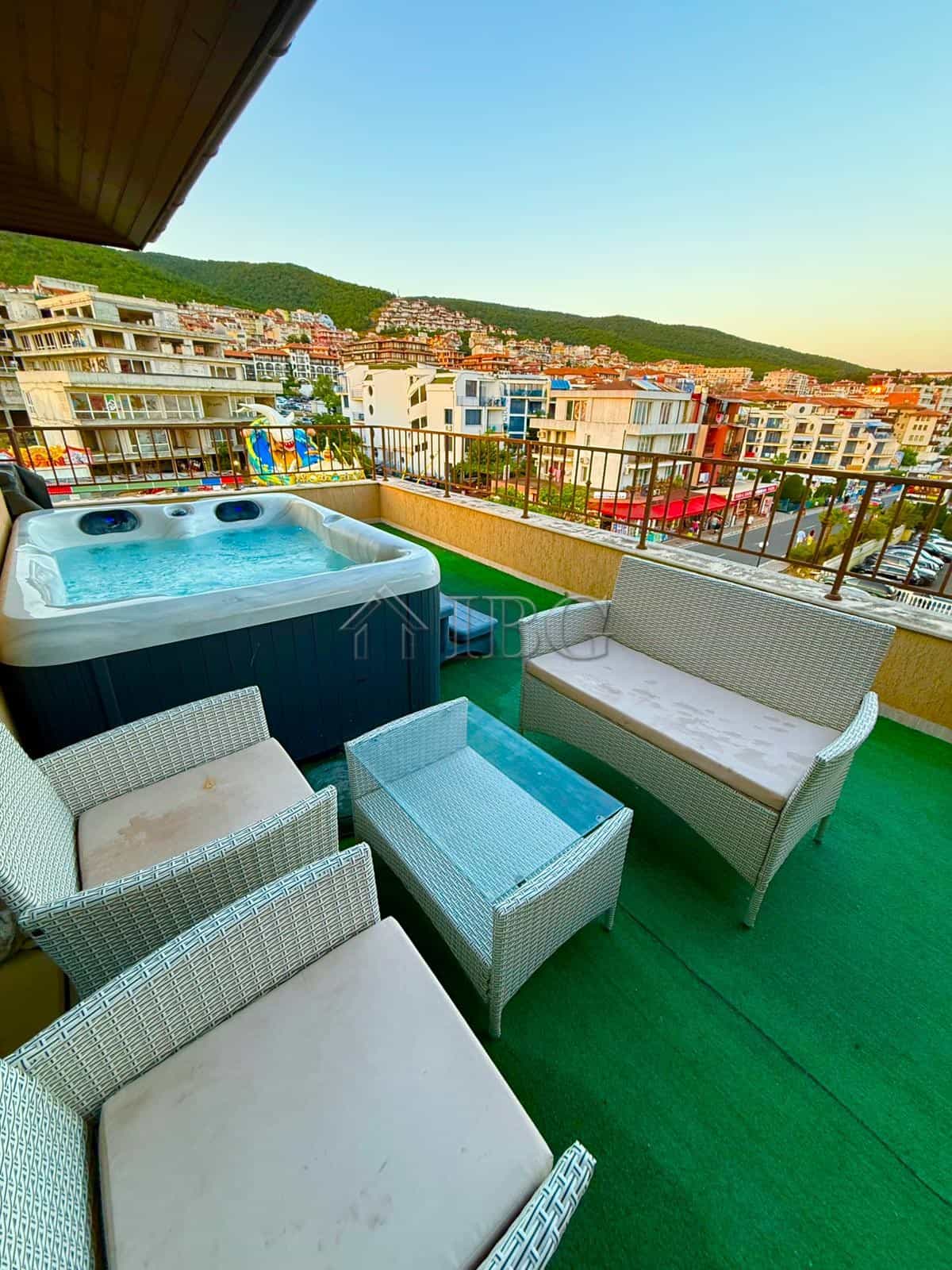 Spacious balcony with hot tub and seating in Porto Paradiso complex, Sveti Vlas.