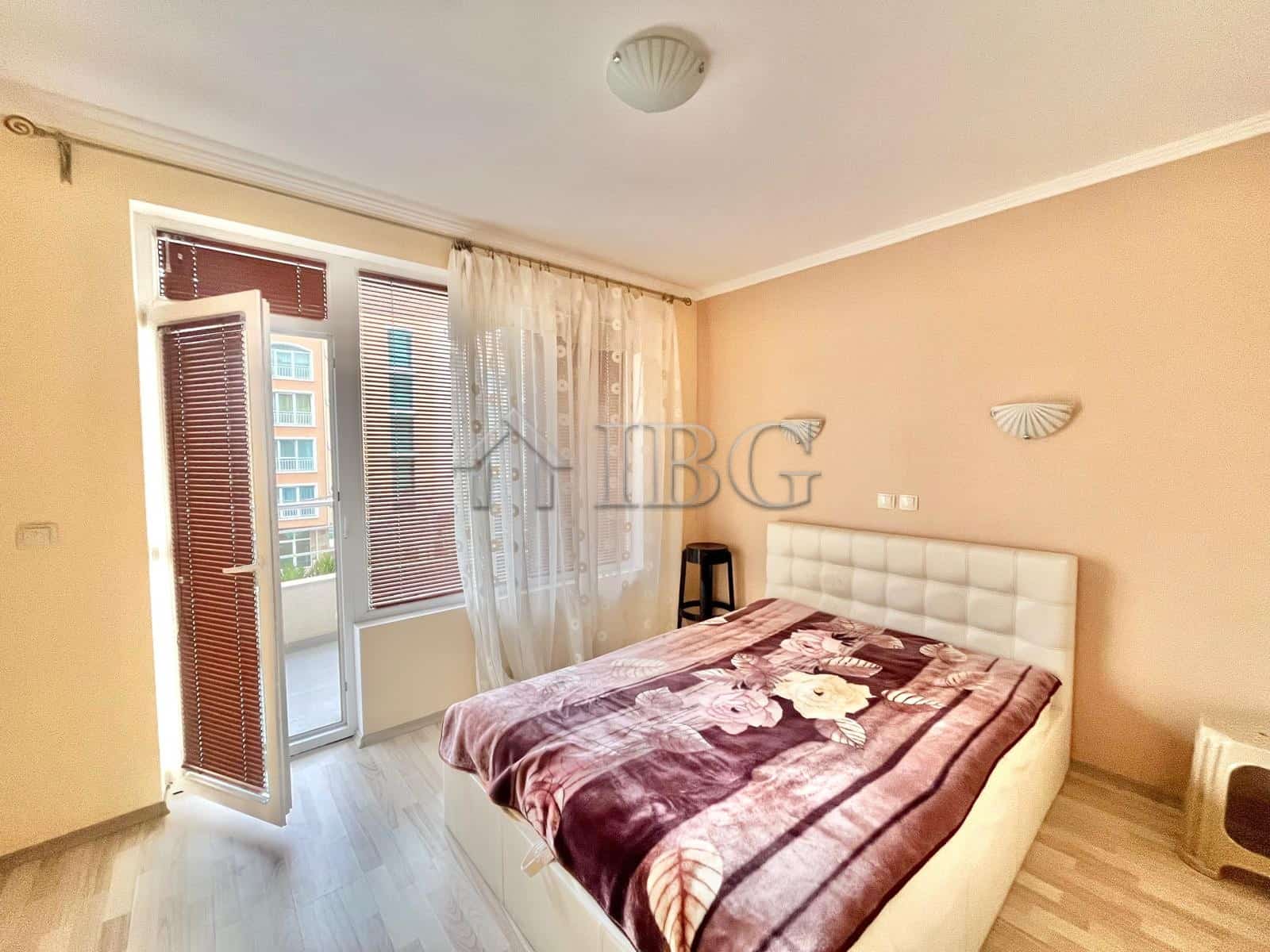 Bright 2-bedroom apartment overlooking pool in Laguna 3, Sunny Beach, with balcony access and modern.