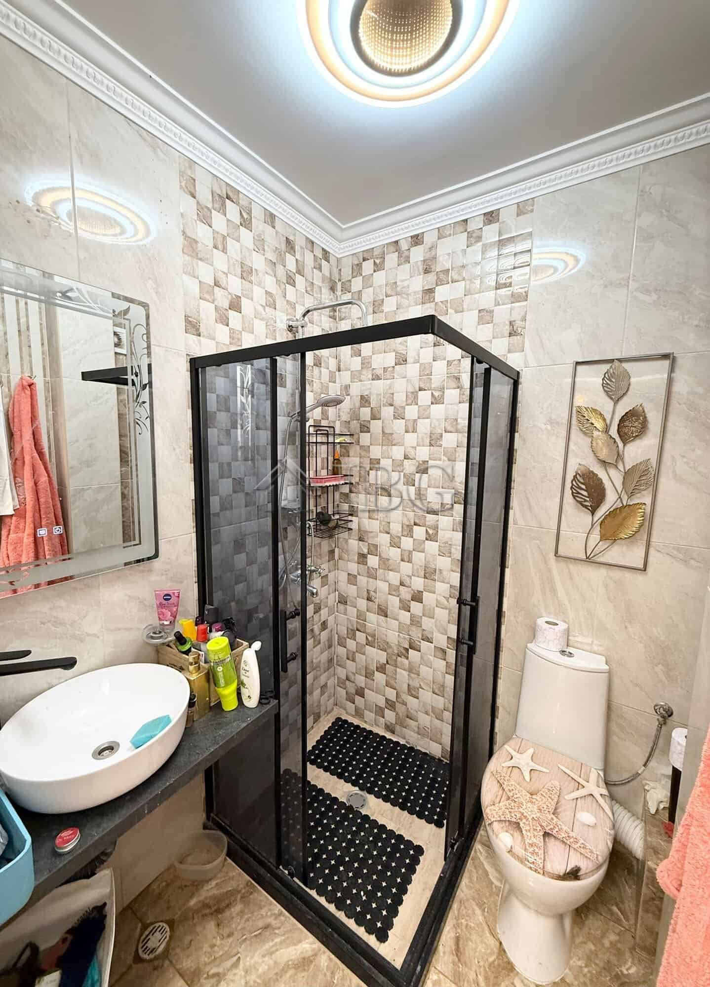 Bright bathroom with modern shower enclosure in Porto Paradiso complex, Sveti Vlas.